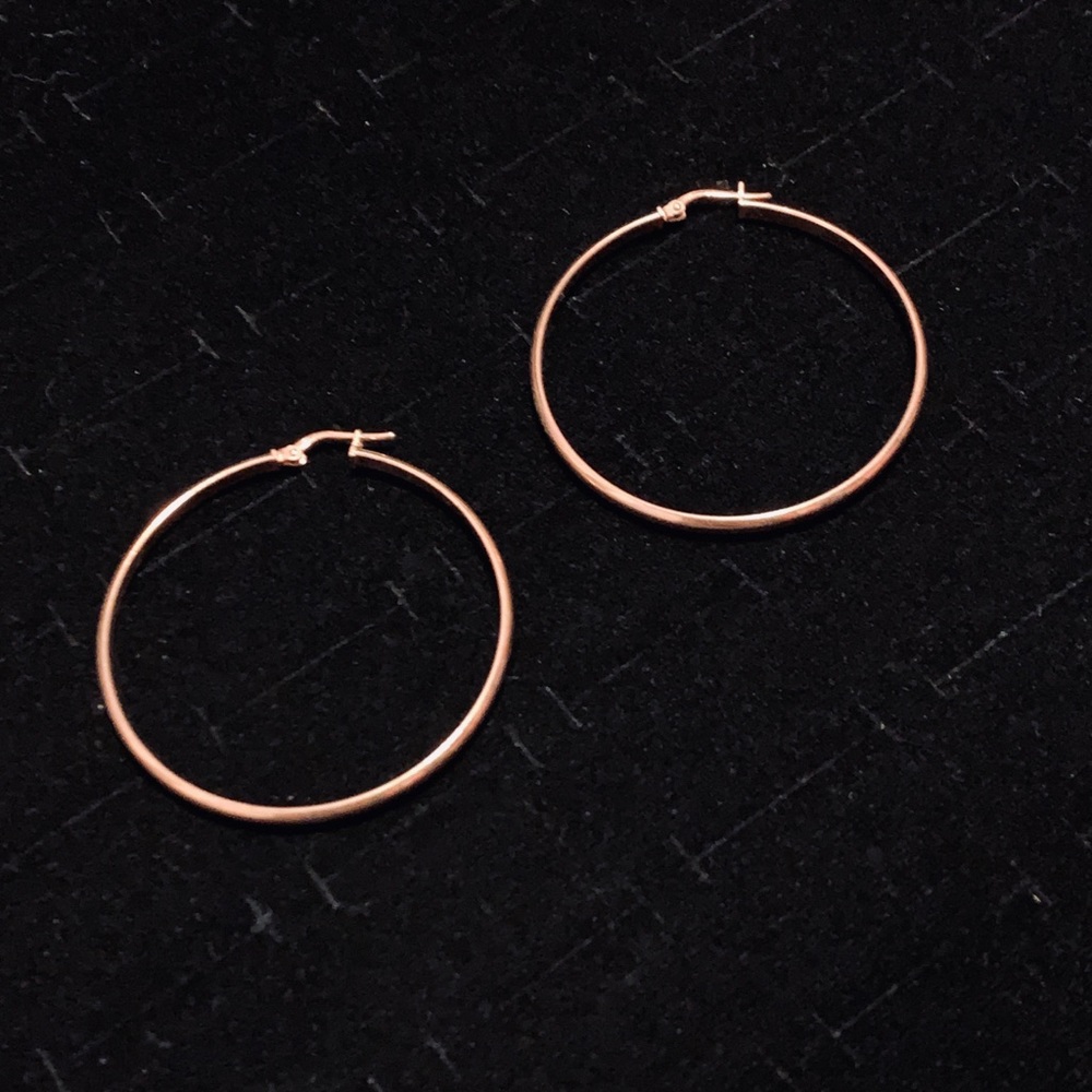 🦋🦋MEDIUM ROSE GOLD HOOP EARRINGS🦋🦋